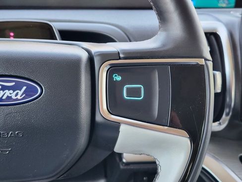 Certified 2025 Ford Expedition Platinum image 33