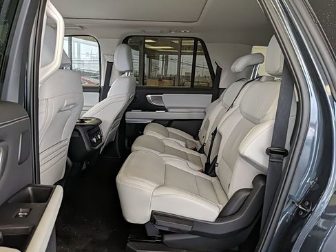 Used 2025 Ford Expedition Max Platinum w/ Driver's Package image 14