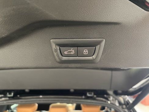 Used 2024 BMW X5 xDrive50e AWD/4WD image 38