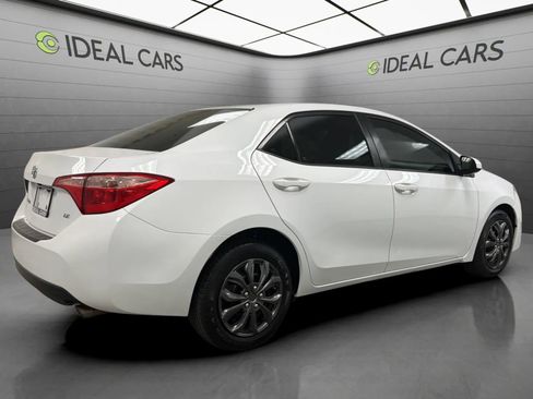 Used 2018 Toyota Corolla LE w/ Carpet Mat Package (TMS) FWD image 5