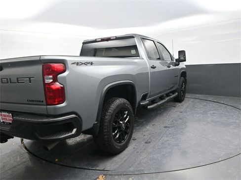 Used 2025 Chevrolet Silverado 2500 Custom w/ Custom Value Package image 7