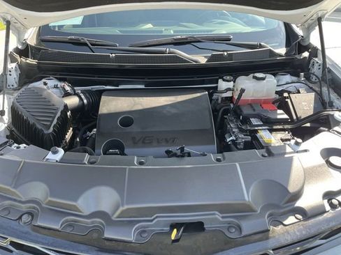 Used 2023 Chevrolet Traverse RS image 31