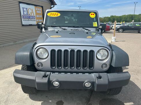 Used 2014 Jeep Wrangler Unlimited Sport w/ Quick Order Package 24S AWD/4WD image 2