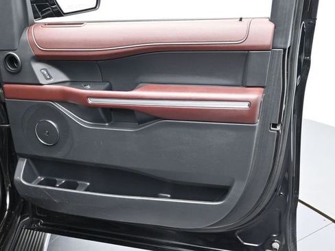 Certified 2023 Ford Expedition Limited image 31