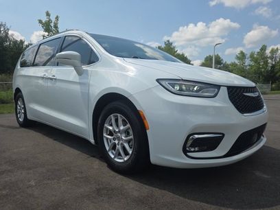 Used 2022 Chrysler Pacifica Touring-L