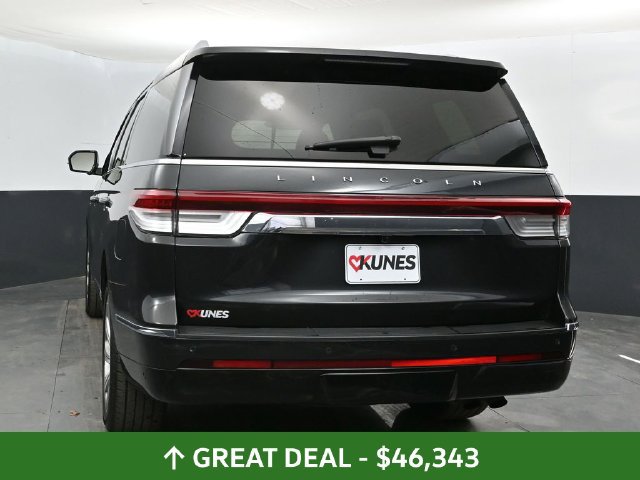 Used 2023 Lincoln Navigator Reserve AWD/4WD image 4