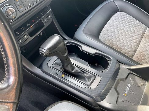 Used 2021 Chevrolet Colorado Z71 w/ Safety Package RWD image 15
