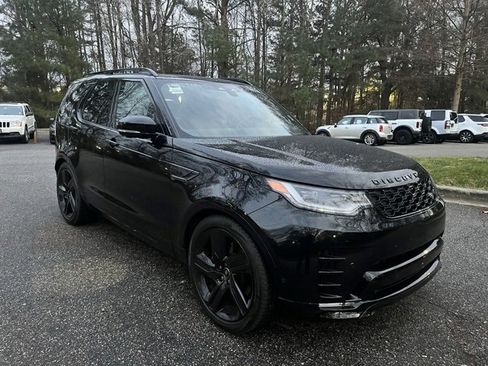 Used 2025 Land Rover Discovery Dynamic SE image 2