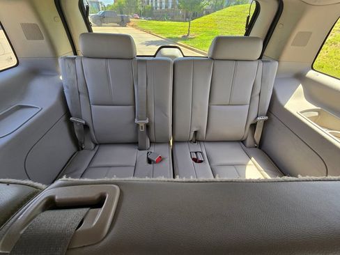 Used 2014 Chevrolet Tahoe LT RWD image 15