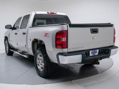 Used 2007 Chevrolet Silverado 1500 LT w/ 1LT Convenience Package AWD/4WD image 3