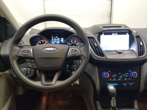 Used 2017 Ford Escape SE w/ Equipment Group 201A FWD image 22