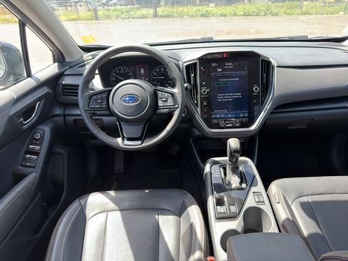 Used 2024 Subaru Crosstrek 2.5i Limited w/ Crosstrek Mirror Package AWD/4WD image 16