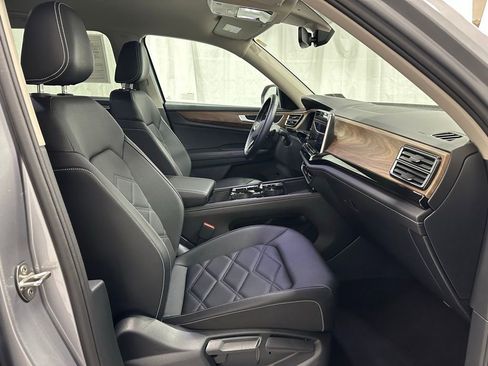 Used 2025 Volkswagen Atlas SE image 64