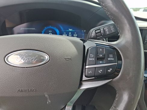 Used 2021 Ford Explorer Platinum w/ Equipment Group 601A AWD/4WD image 24
