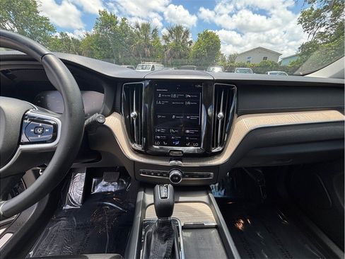 Used 2021 Volvo XC60 T6 Inscription AWD/4WD image 11