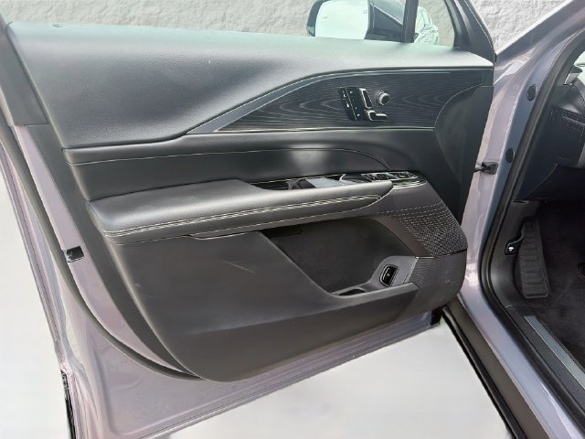 Used 2026 Cadillac Lyriq Luxury AWD/4WD image 21