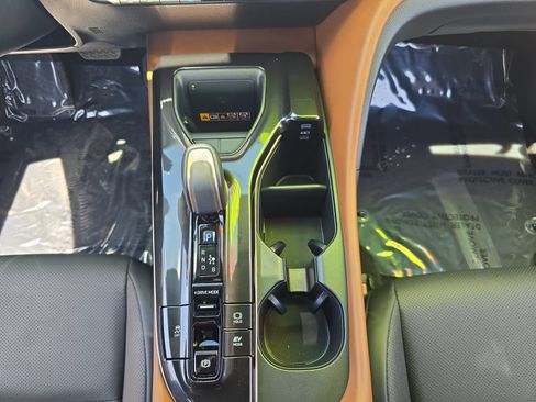 Certified 2026 Toyota Crown w/ Carpet Mat Package (TMS) AWD/4WD image 17