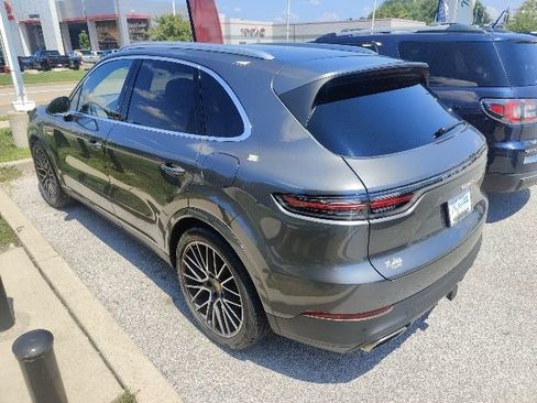 Used 2022 Porsche Cayenne E-Hybrid AWD/4WD image 4