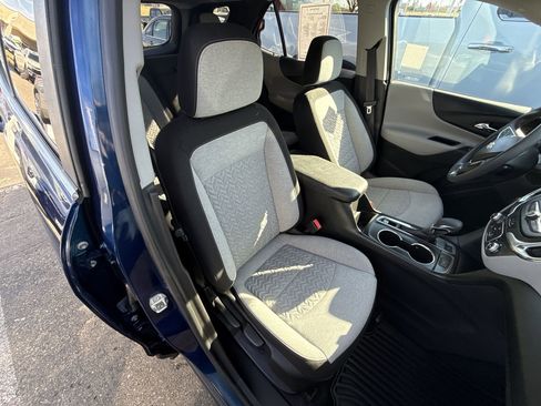 Used 2022 Chevrolet Equinox LT image 25