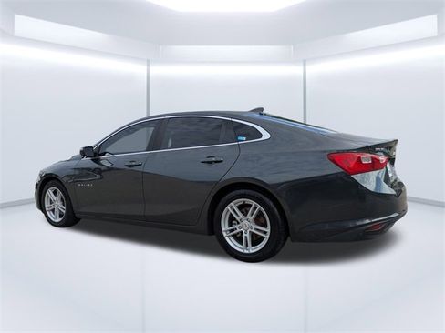Used 2017 Chevrolet Malibu LT image 6