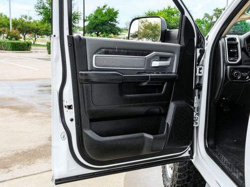 Used 2020 RAM 2500 Big Horn image 38