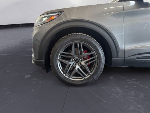 Used 2025 Ford Explorer ST image 14