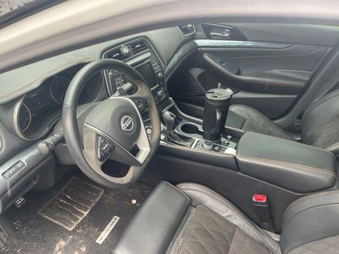 Used 2023 Nissan Maxima SR w/ Sport Mat Group FWD image 7