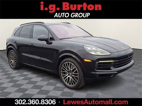 Used 2022 Porsche Cayenne S image 1