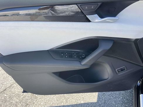 New 2026 Volkswagen Tiguan SE FWD image 17