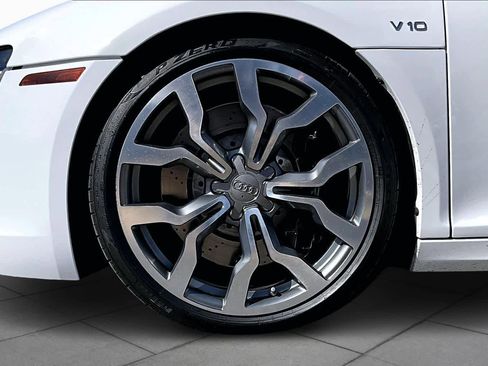 Used 2012 Audi R8 V10 image 11