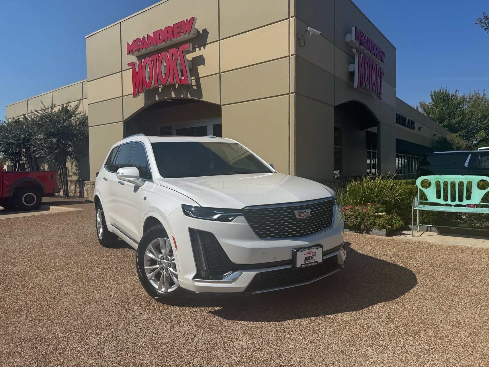 Used 2025 Cadillac XT6 Luxury FWD image 1