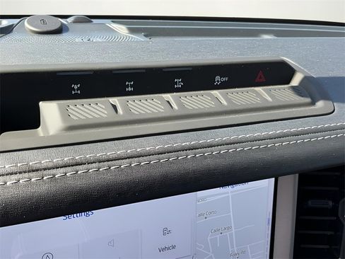 Certified 2025 Ford Bronco Outer Banks w/ Sasquatch Package image 36