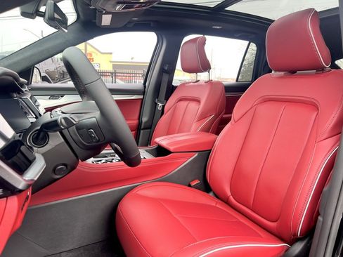 New 2024 Jeep Wagoneer Launch Edition image 1