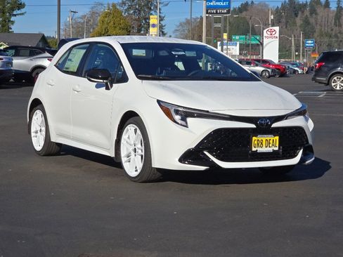 New 2026 Toyota Corolla SE image 2