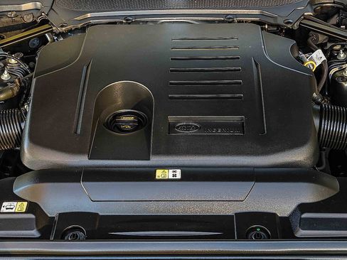 Used 2022 Land Rover Range Rover Sport HST image 28