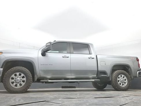 Used 2024 Chevrolet Silverado 2500 LT AWD/4WD image 32