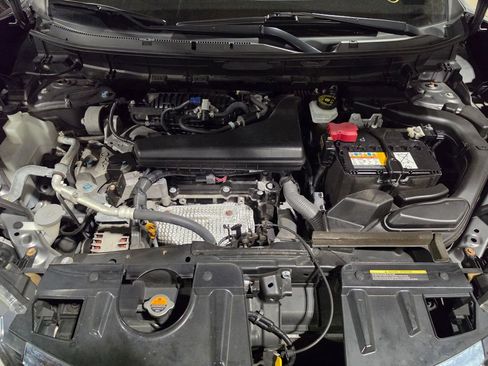 Used 2020 Nissan Rogue SV AWD/4WD image 9