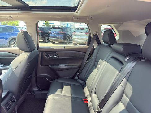 Certified 2023 Nissan Rogue SL w/ SL Premium Package AWD/4WD image 33