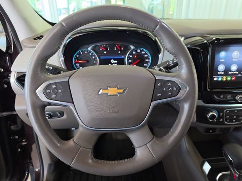 Used 2021 Chevrolet Traverse LT FWD image 16
