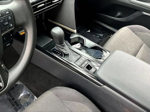 Used 2025 Toyota Camry LE FWD image 17