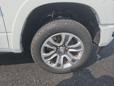 Used 2023 RAM 1500 Limited w/ Body Color Bumper Group AWD/4WD image 29