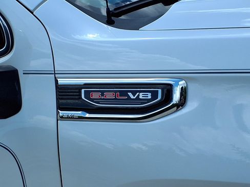 Used 2021 GMC Sierra 1500 SLT w/ SLT Convenience Package AWD/4WD image 9