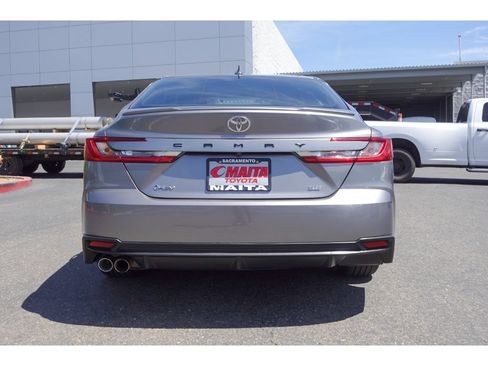 Used 2025 Toyota Camry SE FWD image 4
