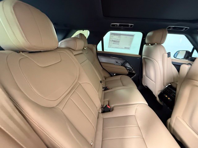 New 2027 Land Rover Range Rover Sport SE AWD/4WD image 34