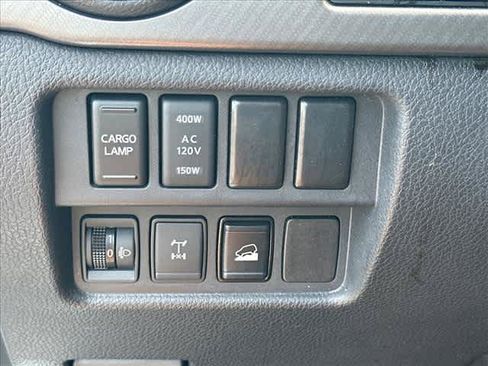 Used 2021 Nissan Titan PRO-4X w/ Pro-4x Convenience Package AWD/4WD image 25