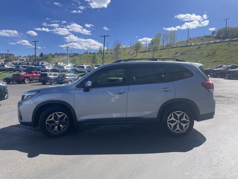 Used 2021 Subaru Forester Premium w/ Popular Package #1 image 4