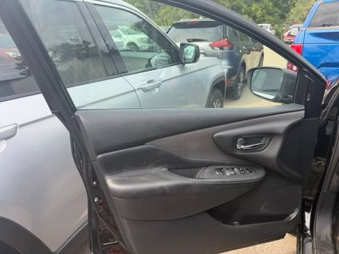 Used 2022 Nissan Murano SV AWD/4WD image 5