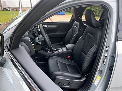 New 2026 Volvo XC40 B5 Core AWD/4WD image 25