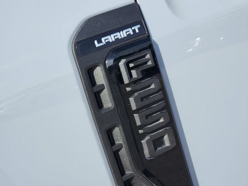 Used 2024 Ford F250 Lariat w/ Black Appearance Package AWD/4WD image 12