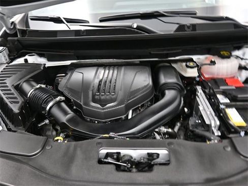 Used 2025 Chevrolet Traverse LT image 29